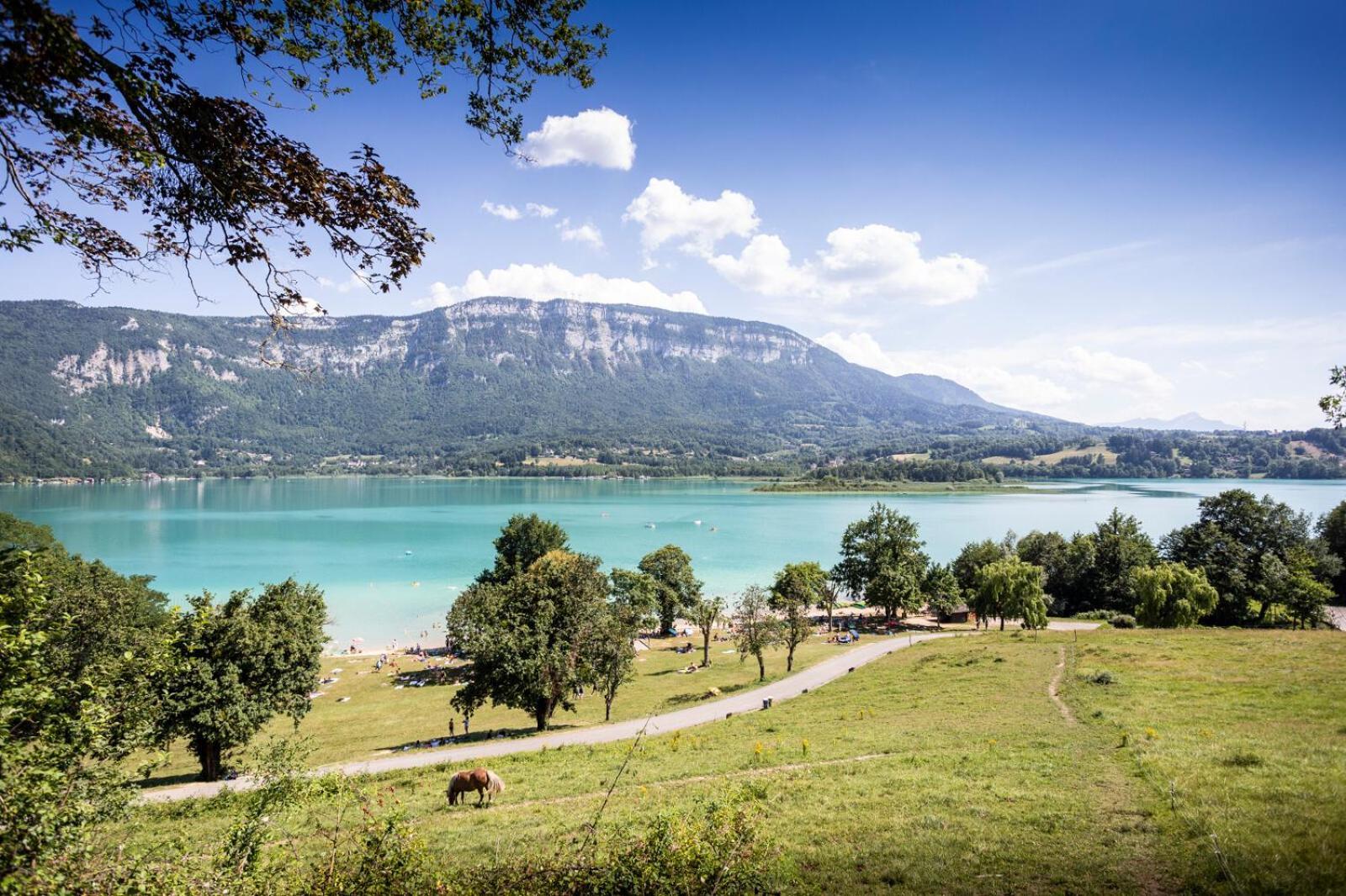 Huttopia Lac d'Aiguebelette Saint-Alban-de-Montbel Esterno foto