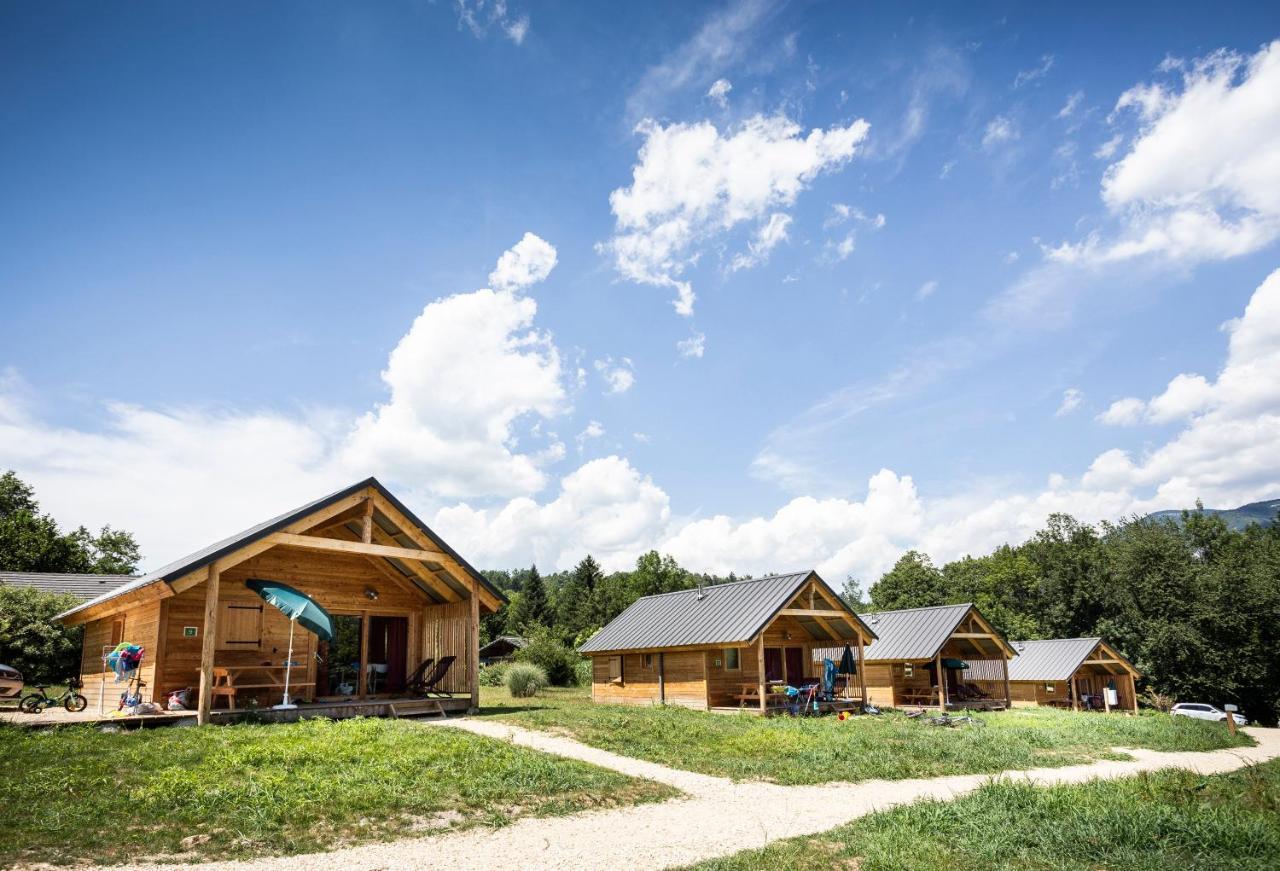 Huttopia Lac d'Aiguebelette Saint-Alban-de-Montbel Esterno foto